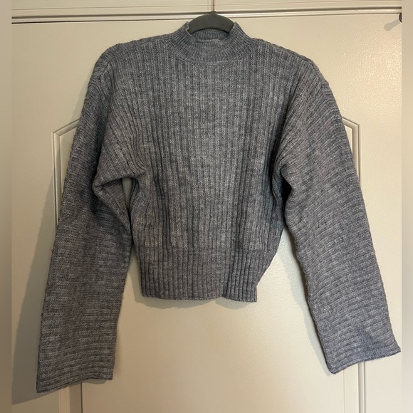 Grey forever 21 sweater - Picture 1 of 3